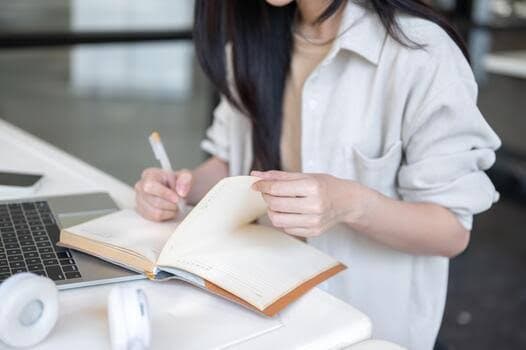 Write My Thesis UK – Professional Thesis Writing Support for Academic Success