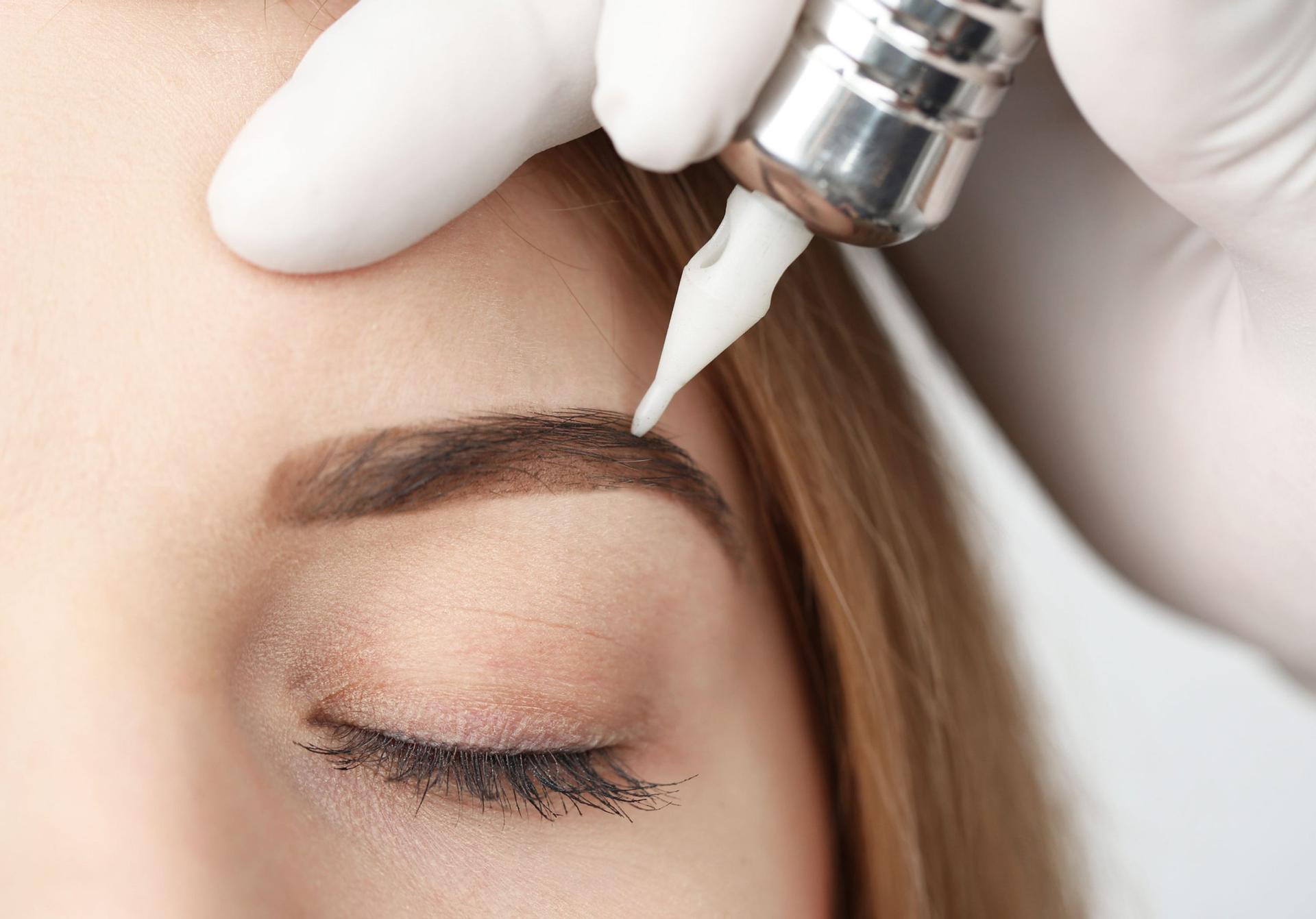 Eyebrows Threading Near Me: What First-Time Clients Should Know